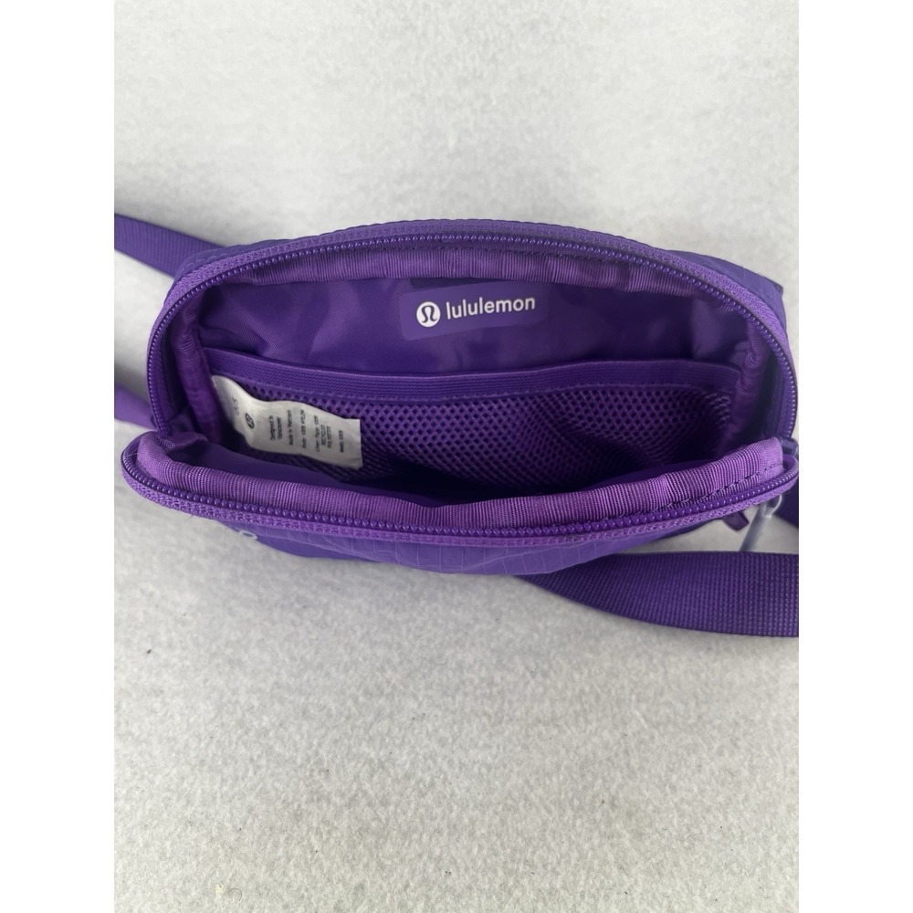 Lululemon 1L Everywhere Belt Bag, Dark Purple- Fanny Pack- Vacation-crossbody - Picture 3 of 5